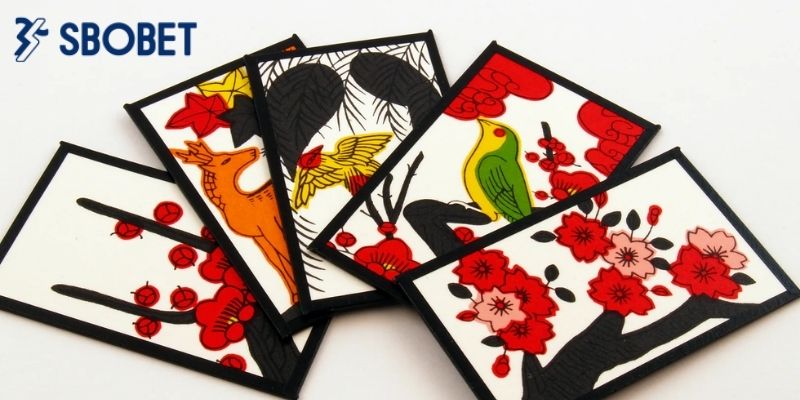 Có nhiều cách chơi Hanafuda nhưng phổ biến nhất là trò Koi-Koi