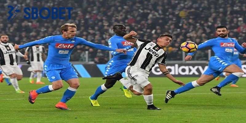 Các tình huống cầu thủ nhận thẻ xanh lá trong bóng đá là gì?