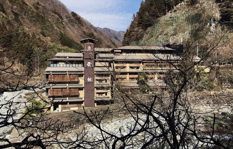 How A Family-Owned Japanese Hotel Survived for over 1,300 Years
